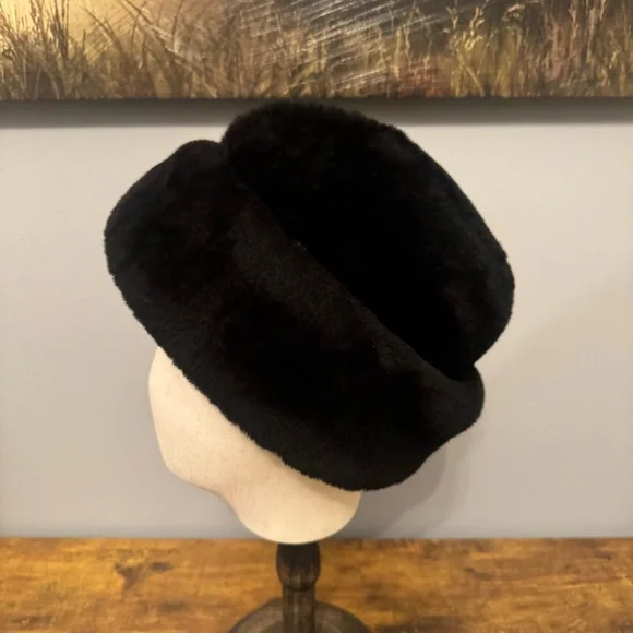 Brooks Brothers Black Mouton Lamb Fur Storm Hat Visor USA Made Large